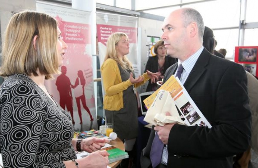 Shadow Welsh Education Minister Paul Davies AM met higher education experts at the National Assembly last week to find out how universities in Wales are leading the way in terms of working with the public.